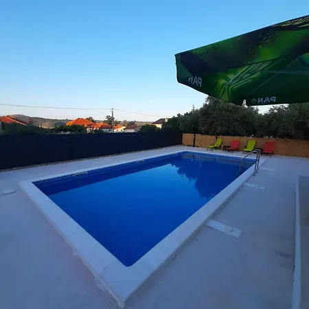 Vuk Apartmán Posedarje