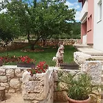 Vuk Apartman Posedarje