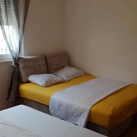 Vuk Apartman Posedarje