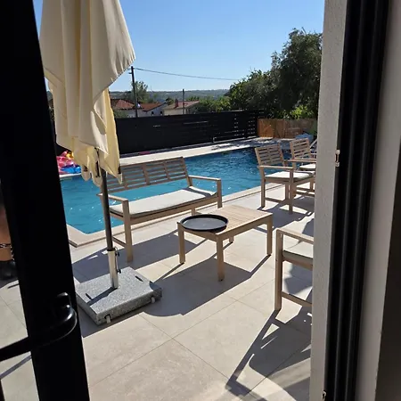 Vuk With Heated And Cooled Pool Apartamento *