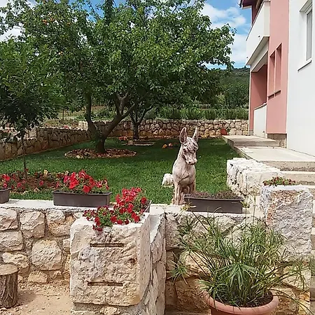 Vuk Apartamento Posedarje