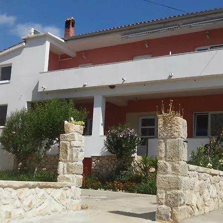 Vuk Appartement *