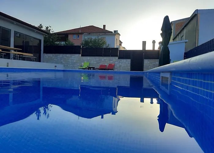 Vuk * بوسيدارجي